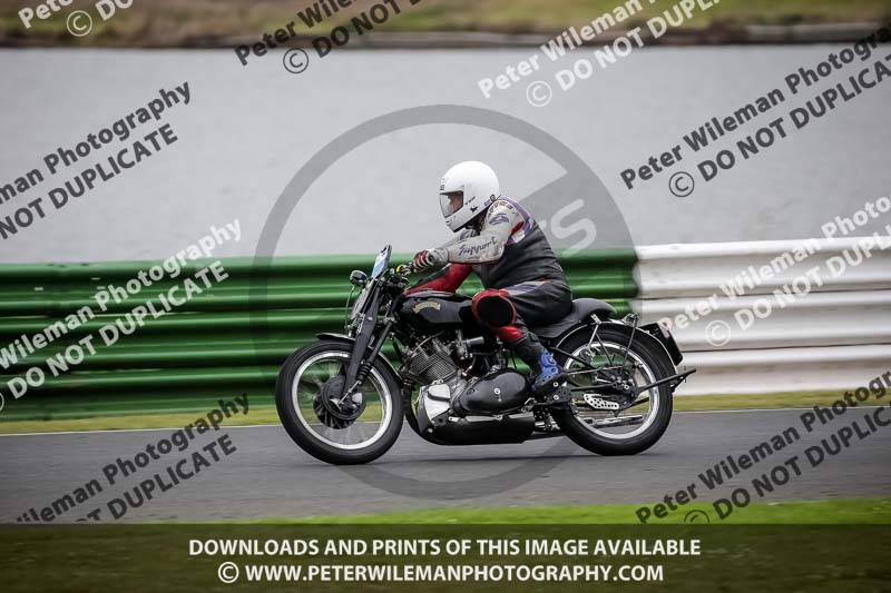 Vintage motorcycle club;eventdigitalimages;mallory park;mallory park trackday photographs;no limits trackdays;peter wileman photography;trackday digital images;trackday photos;vmcc festival 1000 bikes photographs